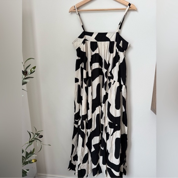 Anthropologie Abel The Label Abstract Print flowy maxi Dress in Black size XS - Picture 4 of 4